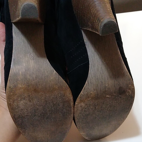 Gorgeous leather pull-on slouchy style ankle boots - Picture 8 of 9